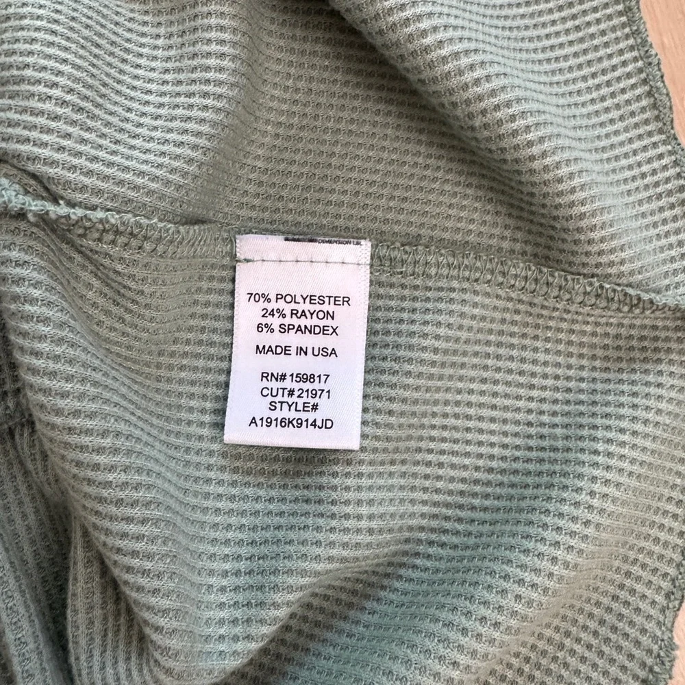 Altar’d State Green Ruffle Sleeve Peplum Top size small - Picture 2 of 7